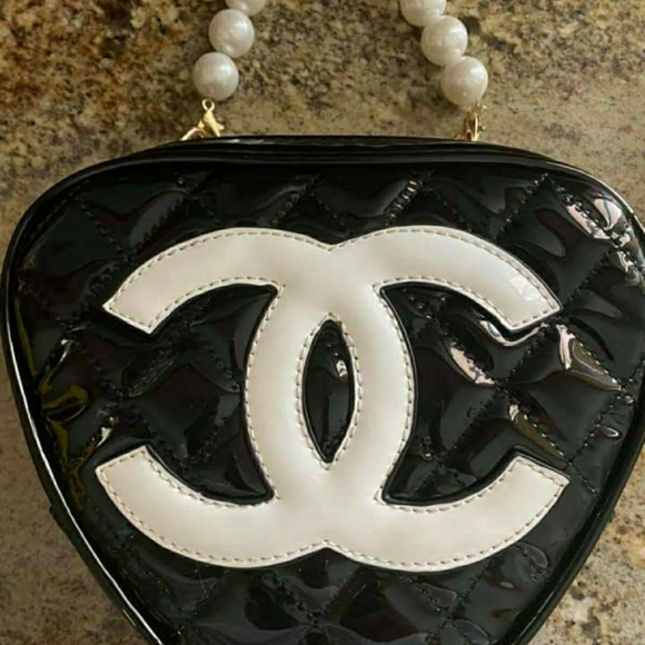 Vintage Quilted Heart Bag - Picture 3 of 9